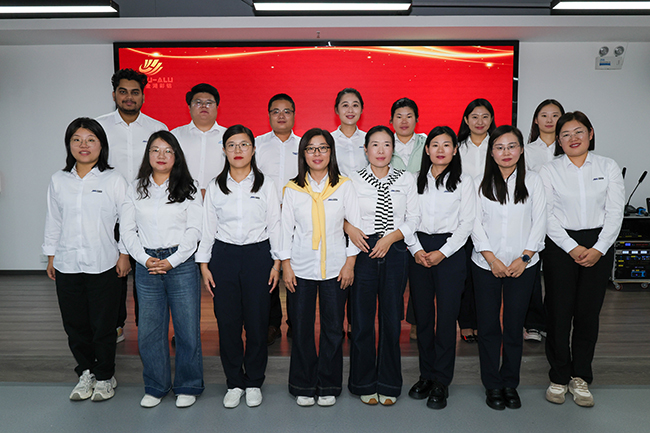 Jinhu Color Aluminum Sales Team Holds Q2 Review Meeting